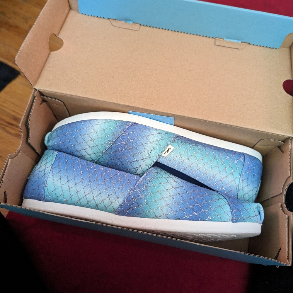 TOMS Mermaid Ombre Slip Ons 8.5